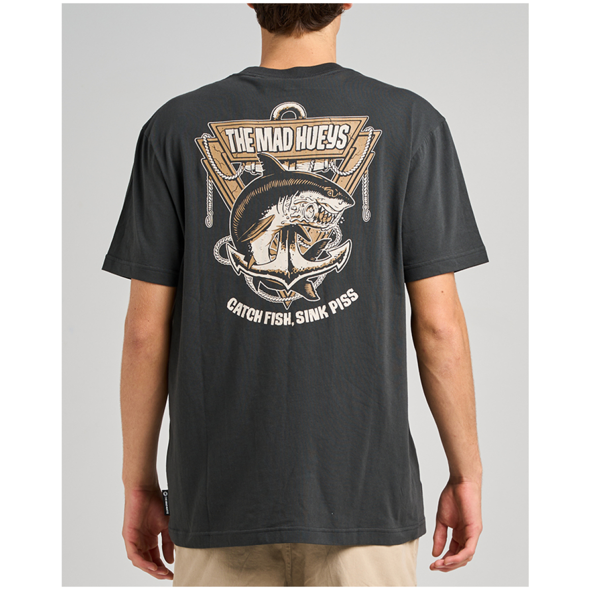 THE MAD HUEYS Anchor Shark SS Tee – Vintage Black