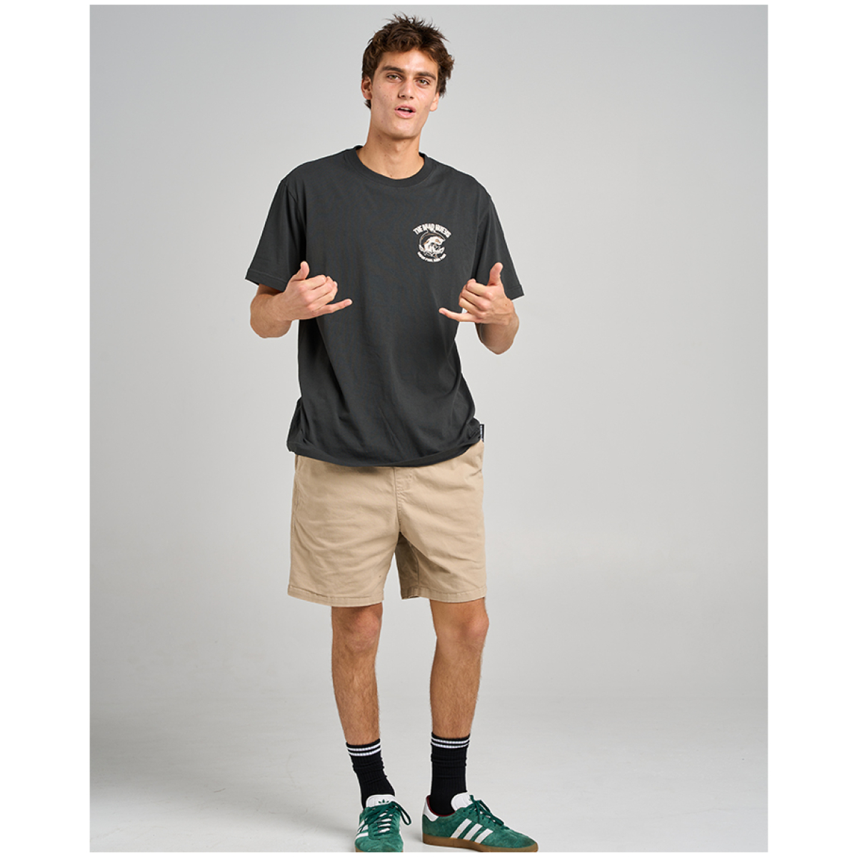 THE MAD HUEYS Anchor Shark SS Tee – Vintage Black