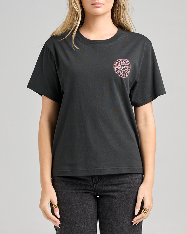 THE MAD HUEYS Mad Series Women’s SS Tee – Vintage Black - Imagen 4